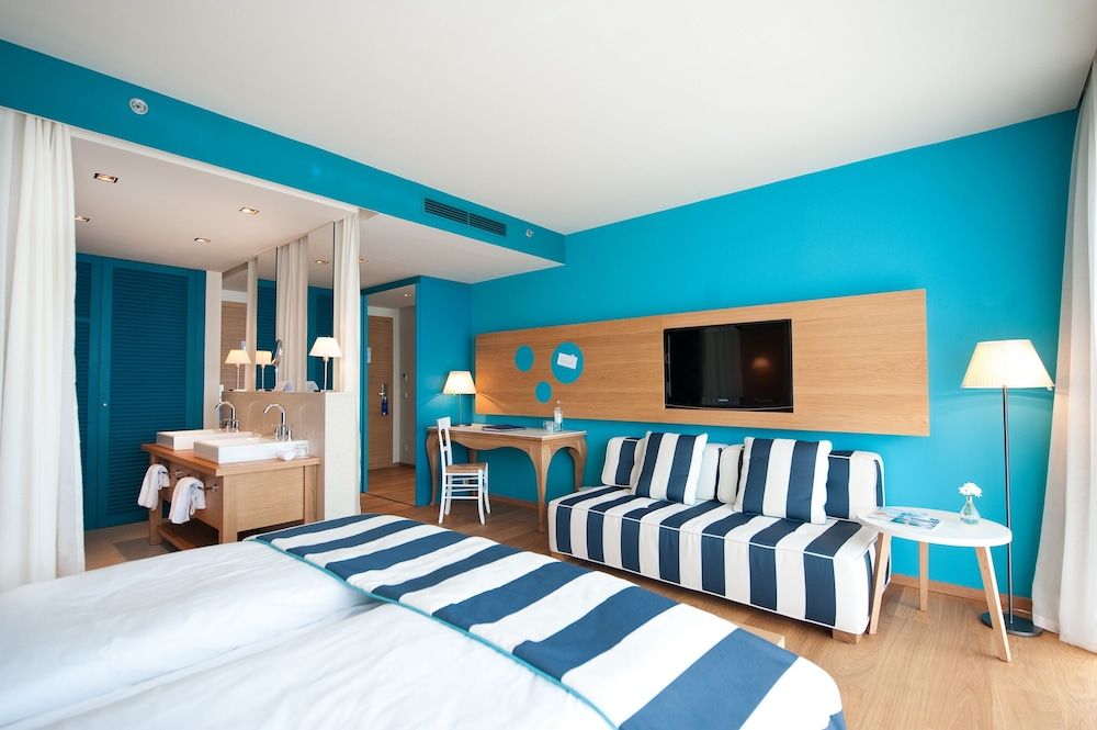 Falkensteiner Hotel & Spa Iadera Superior Room, Partial Sea View 2