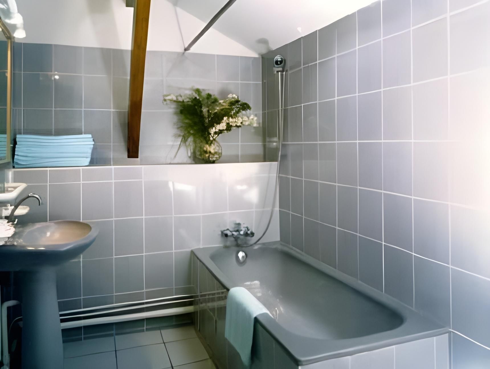 Studio (4 Adults)