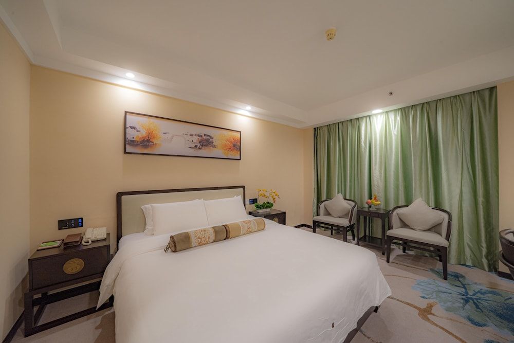 Superior Room, 1 Queen Bed