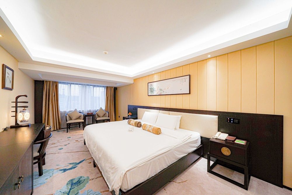undefined Guangdong Hotel-Free Shuttle & Registration Counter Service during Canton Fair 3