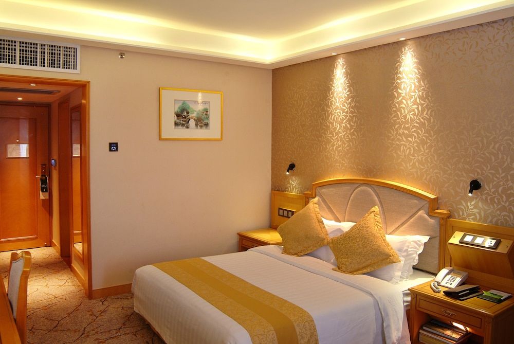 Guangdong Hotel-Free Shuttle & Registration Counter Service during Canton Fair Comfort Twin Room 4