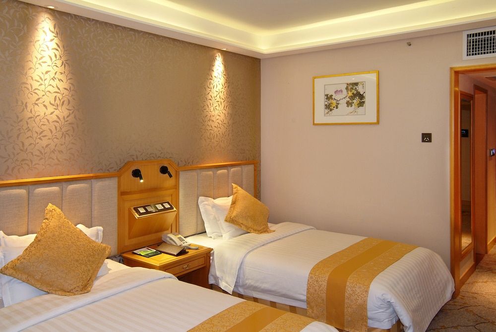 Guangdong Hotel-Free Shuttle & Registration Counter Service during Canton Fair Comfort Twin Room 2