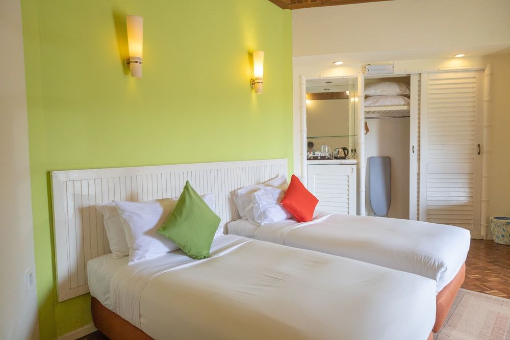Hill Lodge Twin