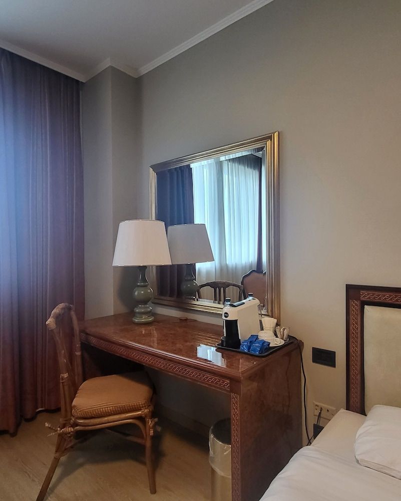 Tower Genova Airport Hotel & Conference Center Deluxe Double Room, 2 Twin Beds, Single use 2