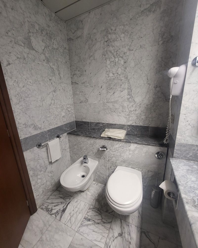 Tower Genova Airport Hotel & Conference Center Superior Twin Room, 2 Twin Beds 5