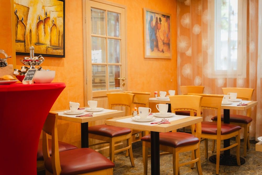 undefined Grand Hotel Dore 10