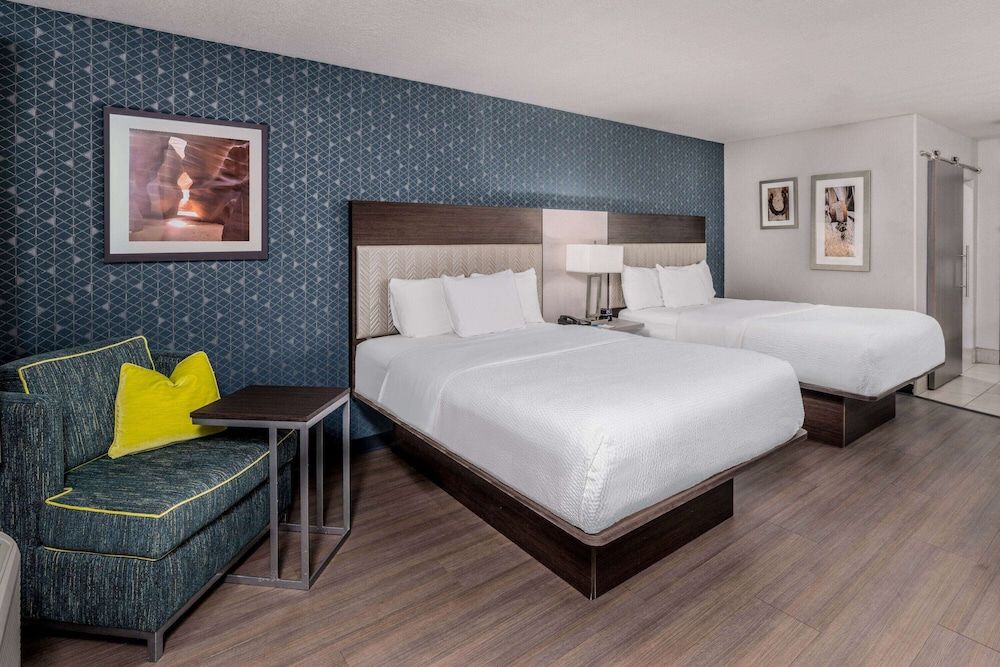 Room, 2 Queen Beds, Non Smoking (Various Views)