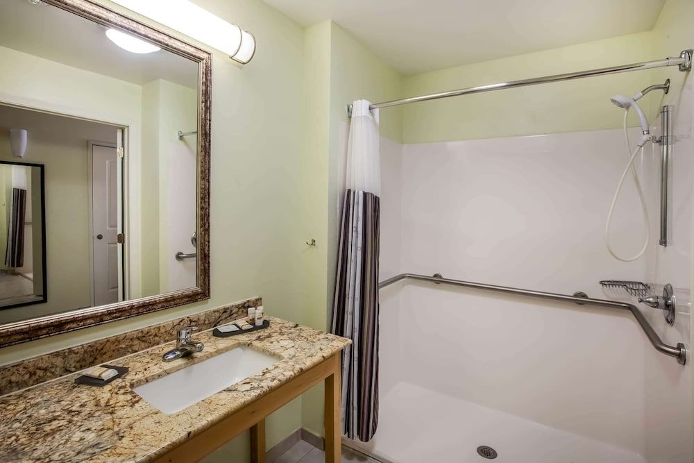 Room, 2 Queen Beds, Accessible, Non Smoking (Mobility,Hearing,Roll-In Shower)