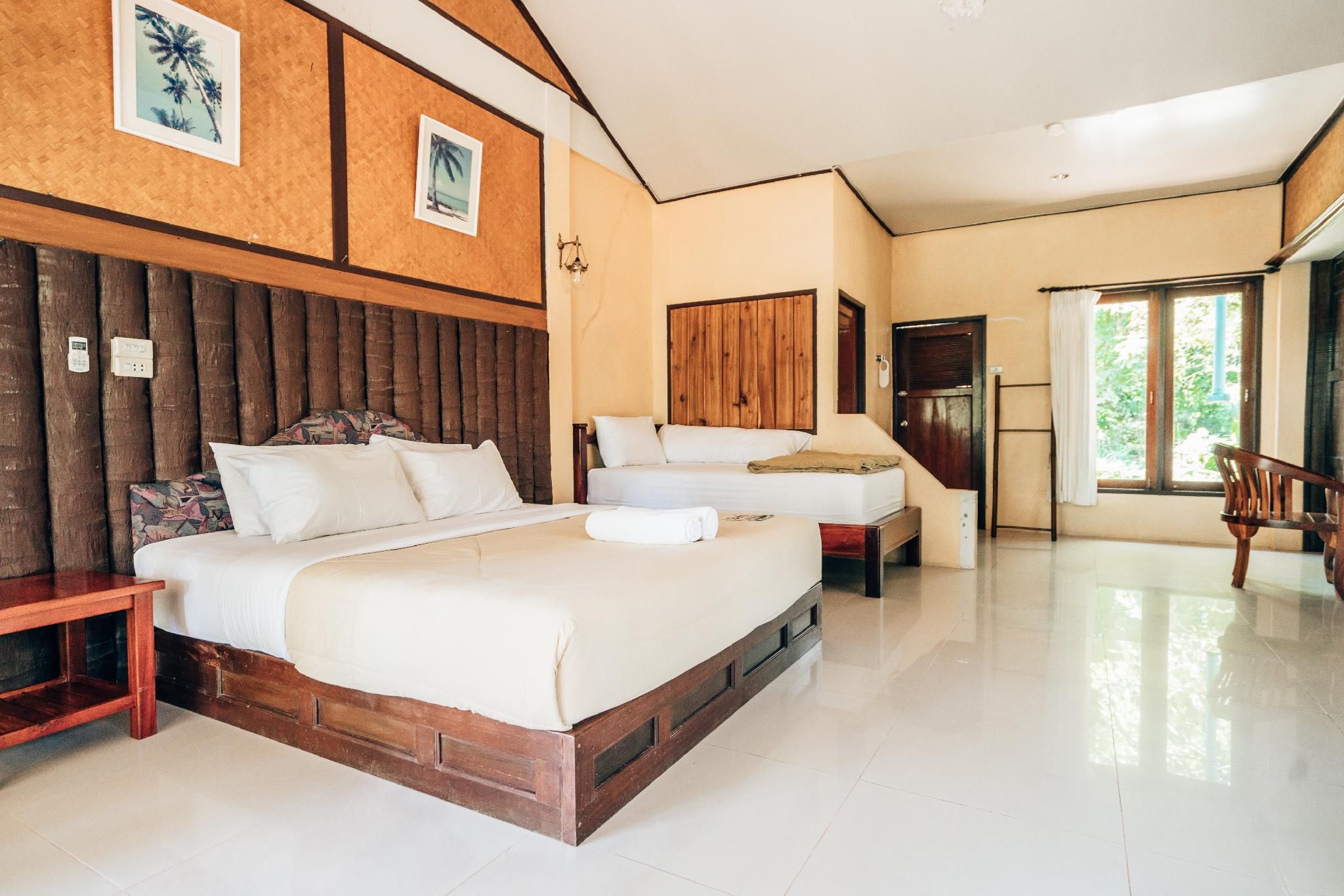Koh Talu Island Resort Deluxe Chalet