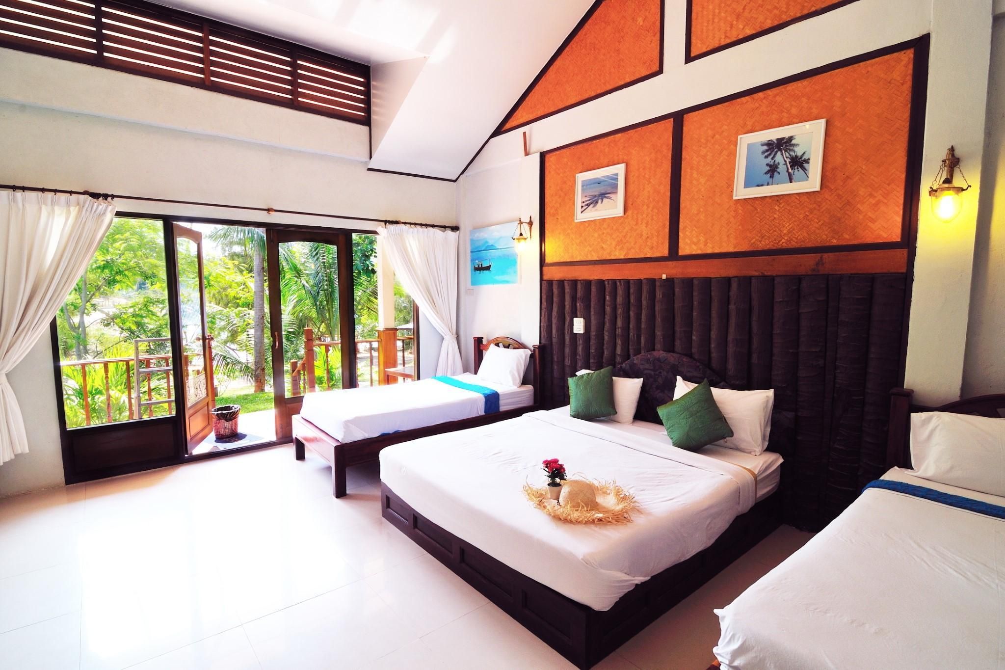 Koh Talu Island Resort Deluxe Chalet 2
