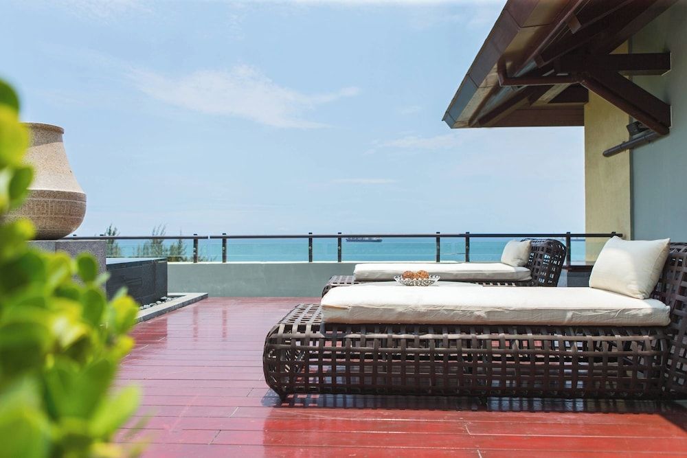 Suite, 1 Bedroom, Non Smoking, Pool Access (Beachfront)