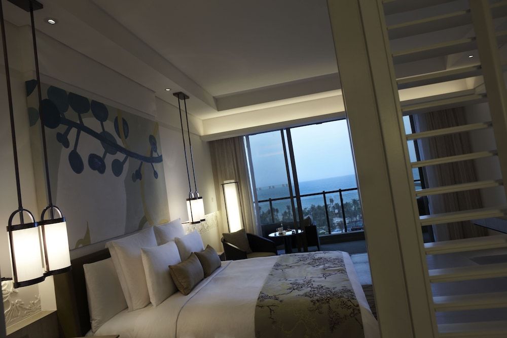 Deluxe Room, 1 King Bed, Ocean View