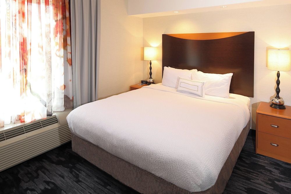 Executive Suite, 1 King Bed with Sofa bed, Non Smoking (Hearing Accessible)