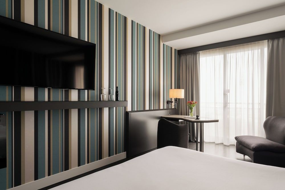 undefined The Nicolaus Hotel 9