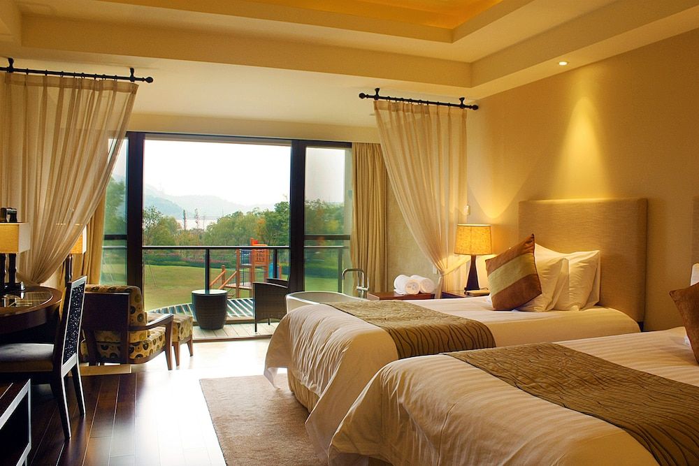 Superior Garden-View double Room
