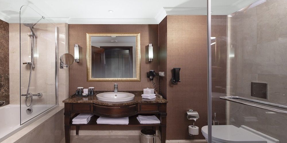 Crowne Plaza Hotel Istanbul - Asia by IHG Standard Room, 2 Twin Beds 5