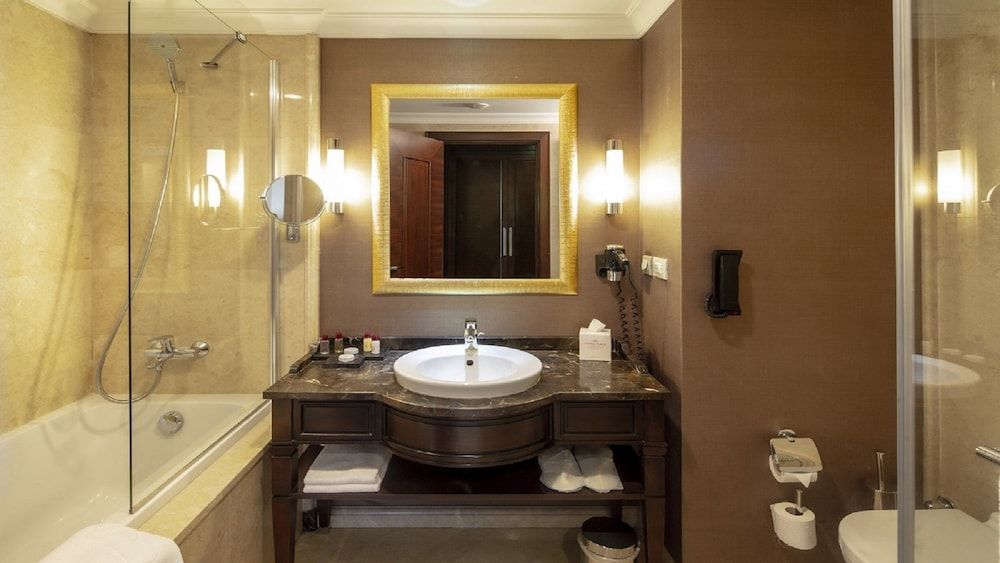 Crowne Plaza Hotel Istanbul - Asia by IHG Standard Room, 2 Twin Beds 6