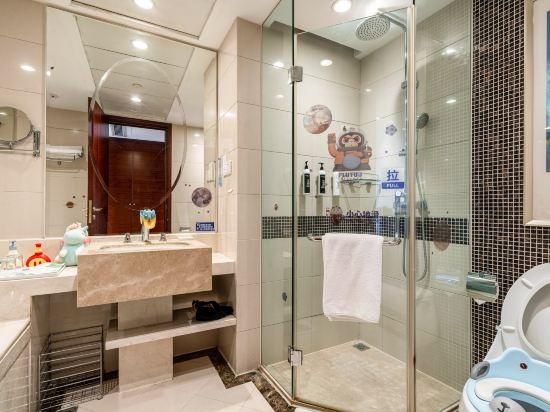 Family Double Room with Theme