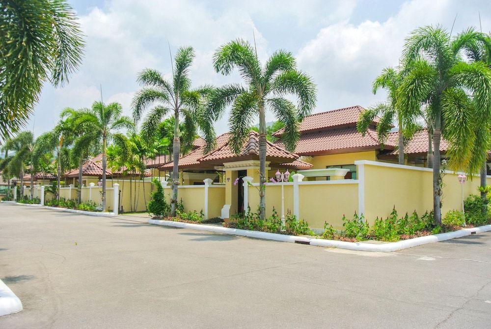 undefined Les Palmares Villas 4