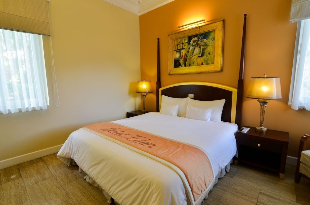 Junior Suite with Lake View Villa