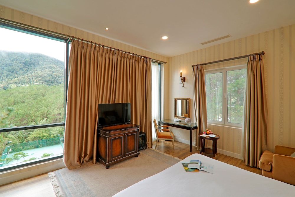 Dalat Edensee Lake Resort & Spa Deluxe Building Garden View Double or Twin Room 10