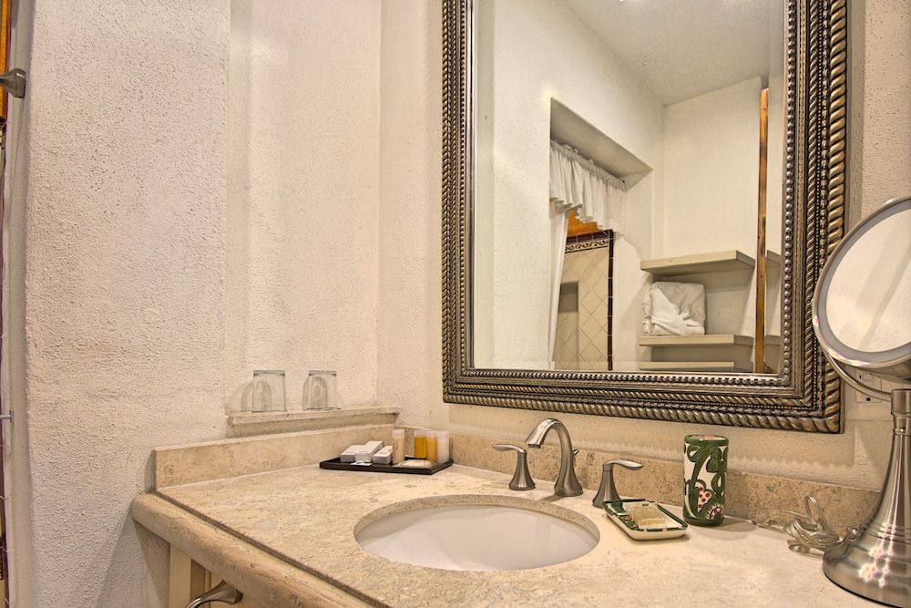 Casa Primavera Hotel Boutique & Spa Standard Room, 1 King Bed 12