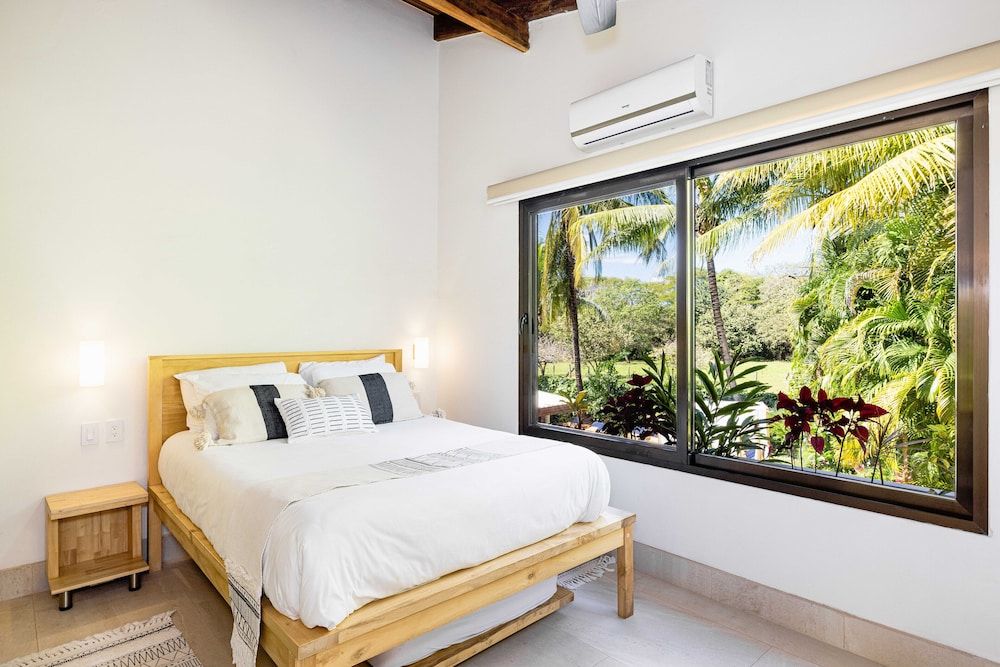 Cafe Playa Negra Superior Triple Room, Multiple Beds 2