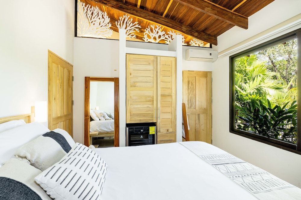 Cafe Playa Negra Double Room, 1 Queen Bed 2