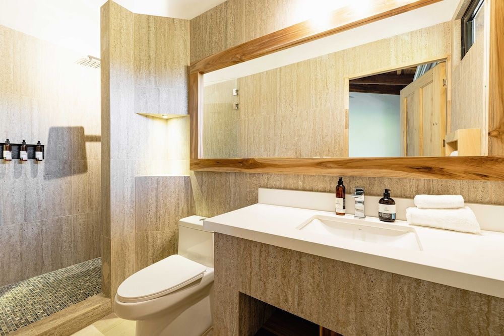 Cafe Playa Negra Superior Triple Room, Multiple Beds 6