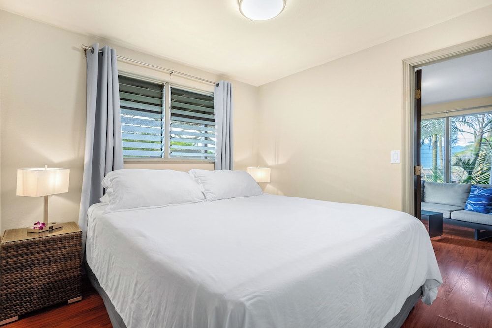 Paradise Bay Resort Suite, 1 Bedroom, Kitchenette, Mountain View 5