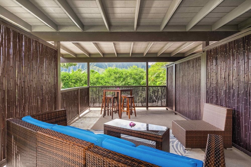 Paradise Bay Resort Studio Suite, Kitchenette, Mountain View 9