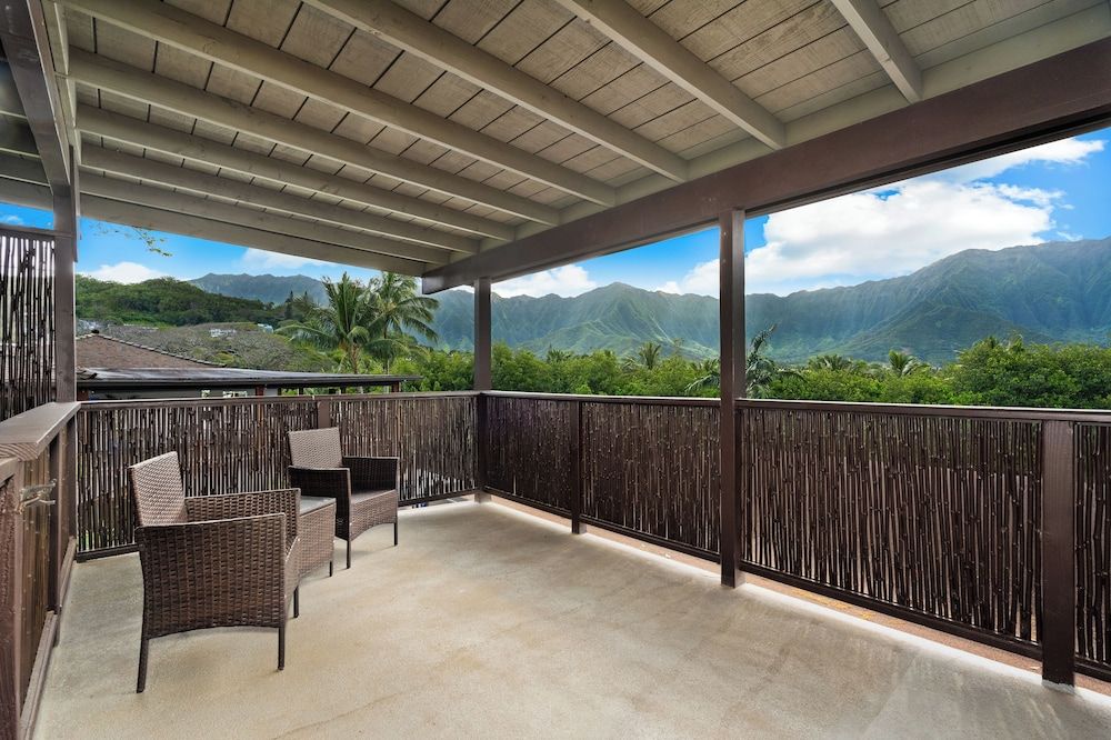 Paradise Bay Resort Studio Suite, Kitchenette, Mountain View 10