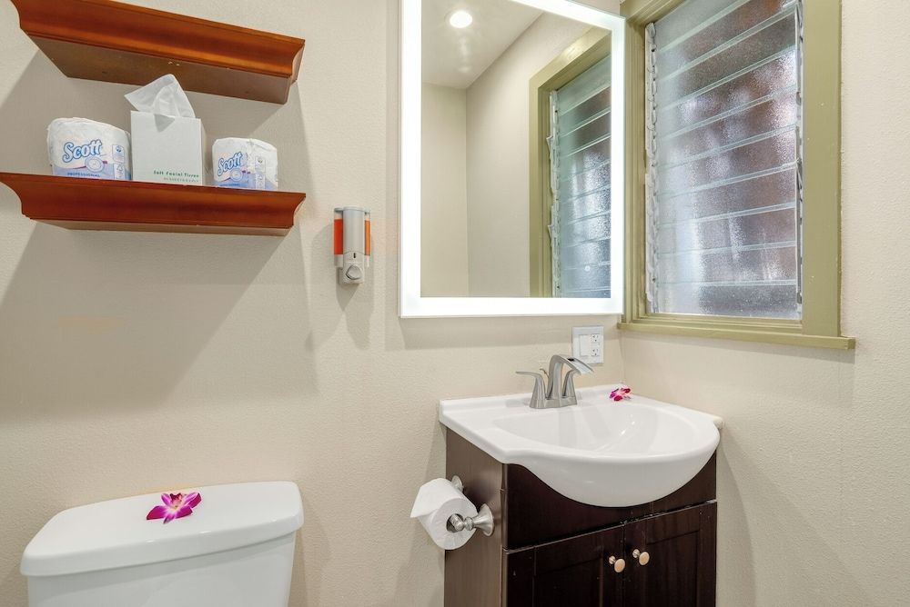 Paradise Bay Resort Suite, 1 Bedroom, Kitchenette, Mountain View 9