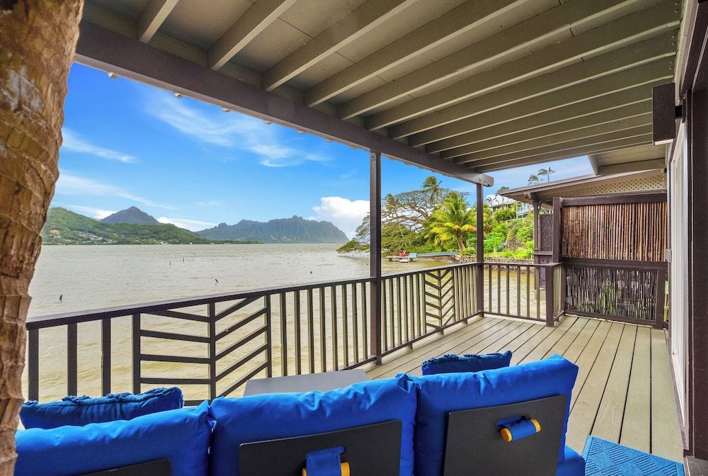 Paradise Bay Resort 1-Bedroom Waterfront Cottage, Kitchenette 8