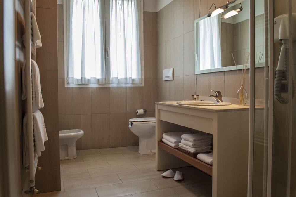 Hotel Cora Executive Twin Room 2