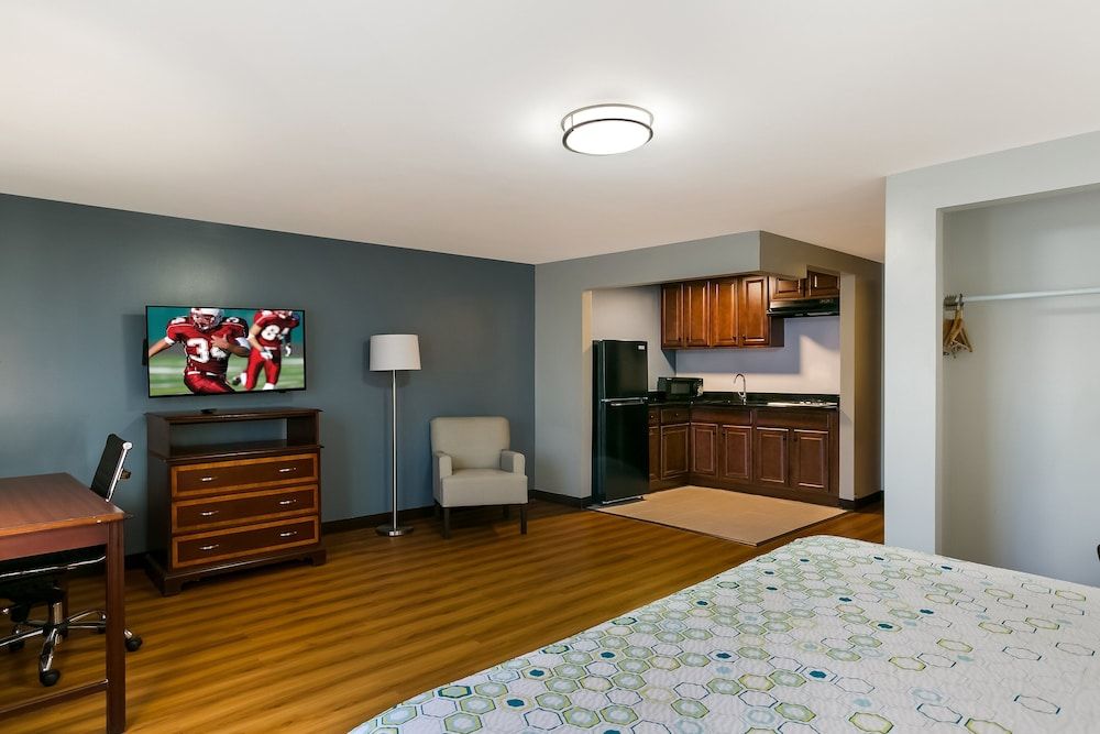 Studio, 2 Queen Beds, Smoking (Stove Top)