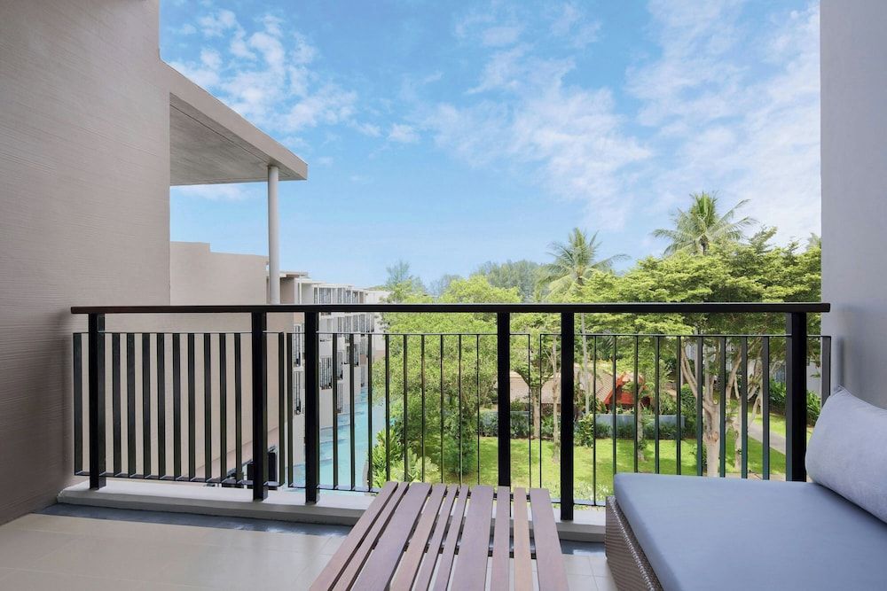 Le Méridien Phuket Mai Khao Beach Resort Deluxe Room, 2 Double Beds, Pool View (Balcony) 3