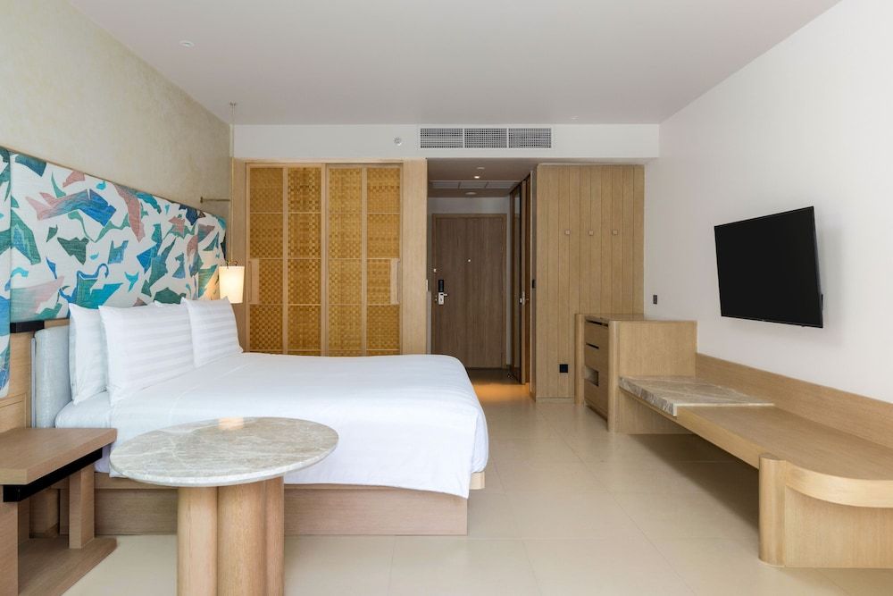 Premium Room, 1 King Bed, Pool View (Terrace)