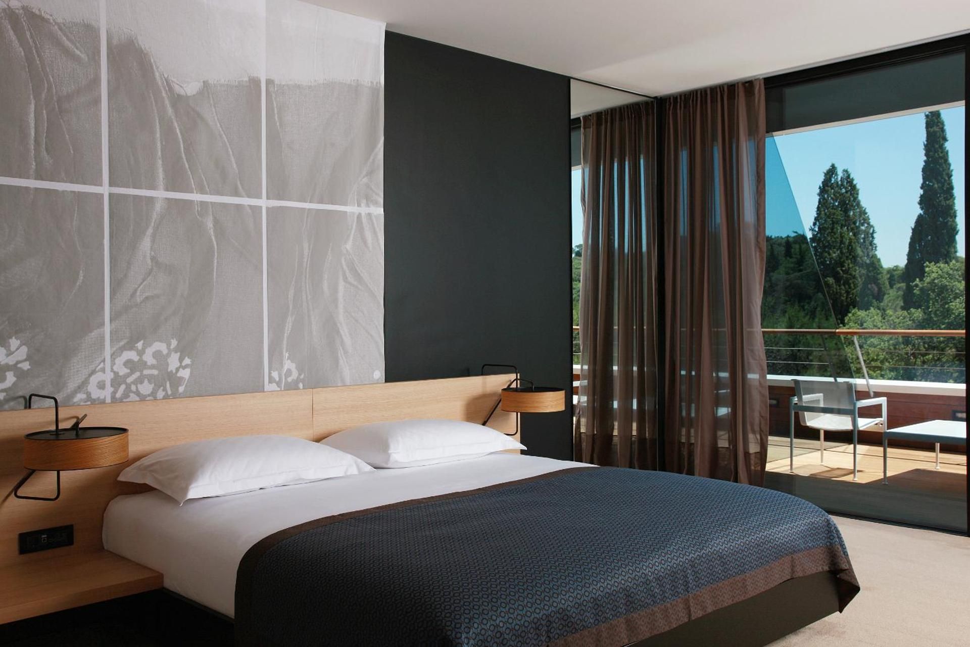 Suite with Garden View