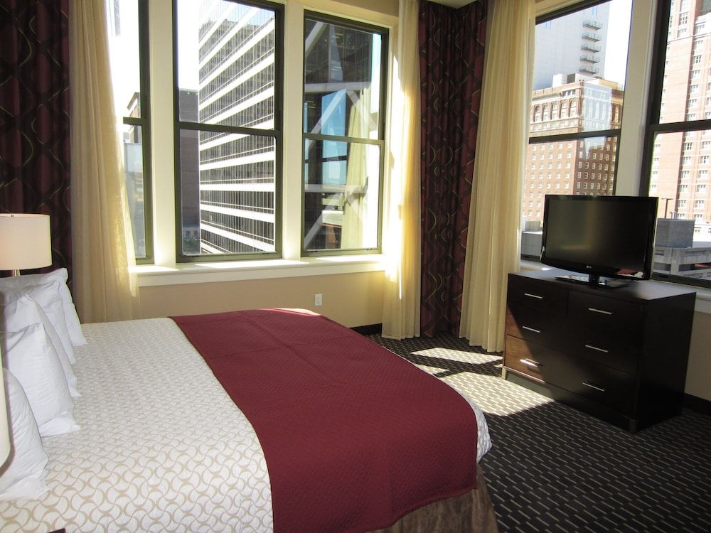 Room, 2 Queen Beds, Non Smoking, Refrigerator & Microwave (2 Queens and 1 Sofa Bed)