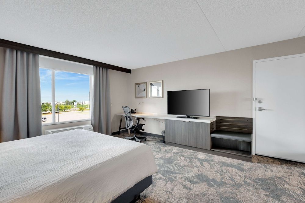 Hilton Garden Inn Toronto/Brampton Room, 1 King Bed, Accessible