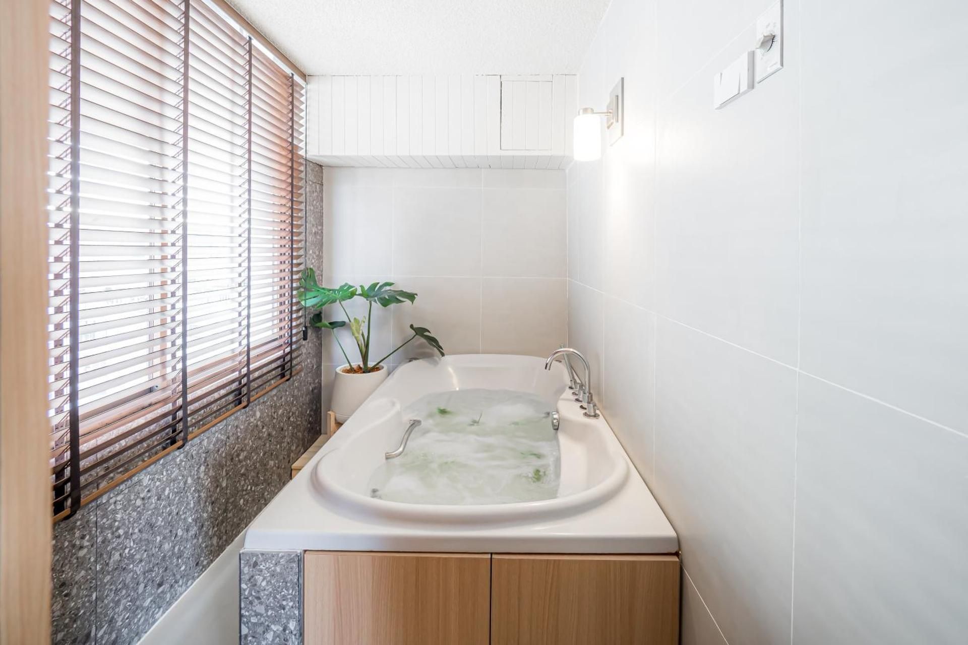 undefined Cross Vibe Bangkok Srinakarin 7