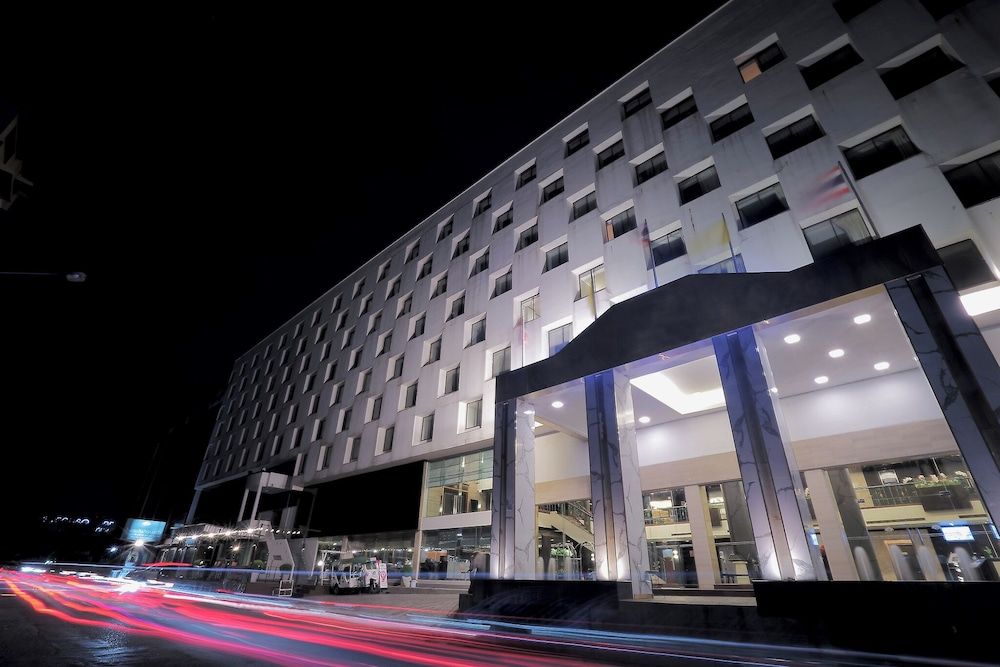 undefined Cross Vibe Bangkok Srinakarin 3