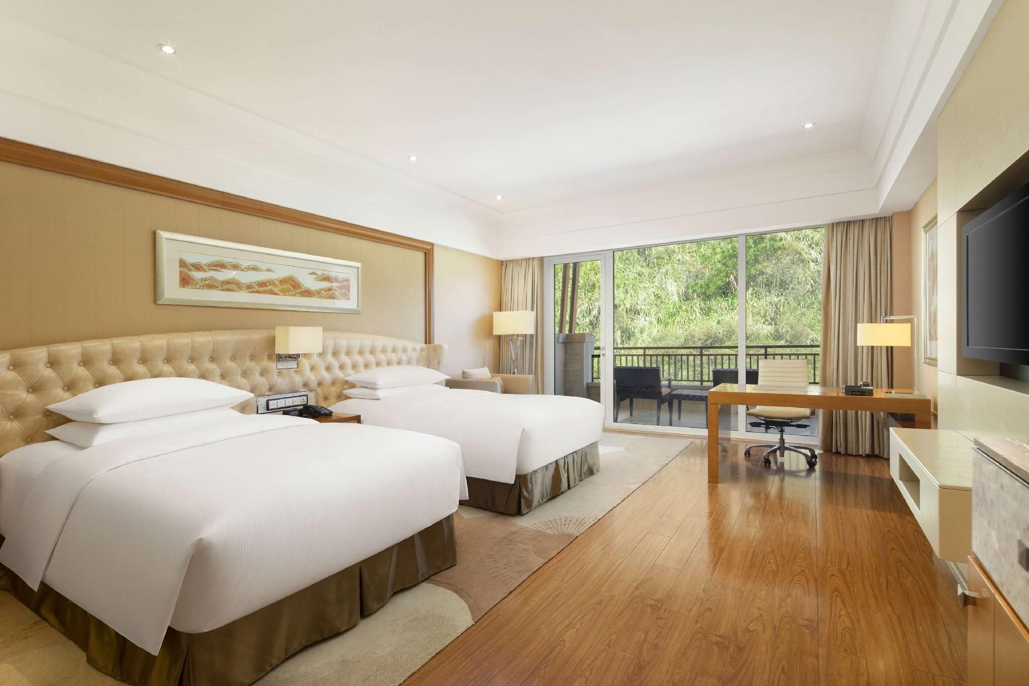 Twin Mountain View Room