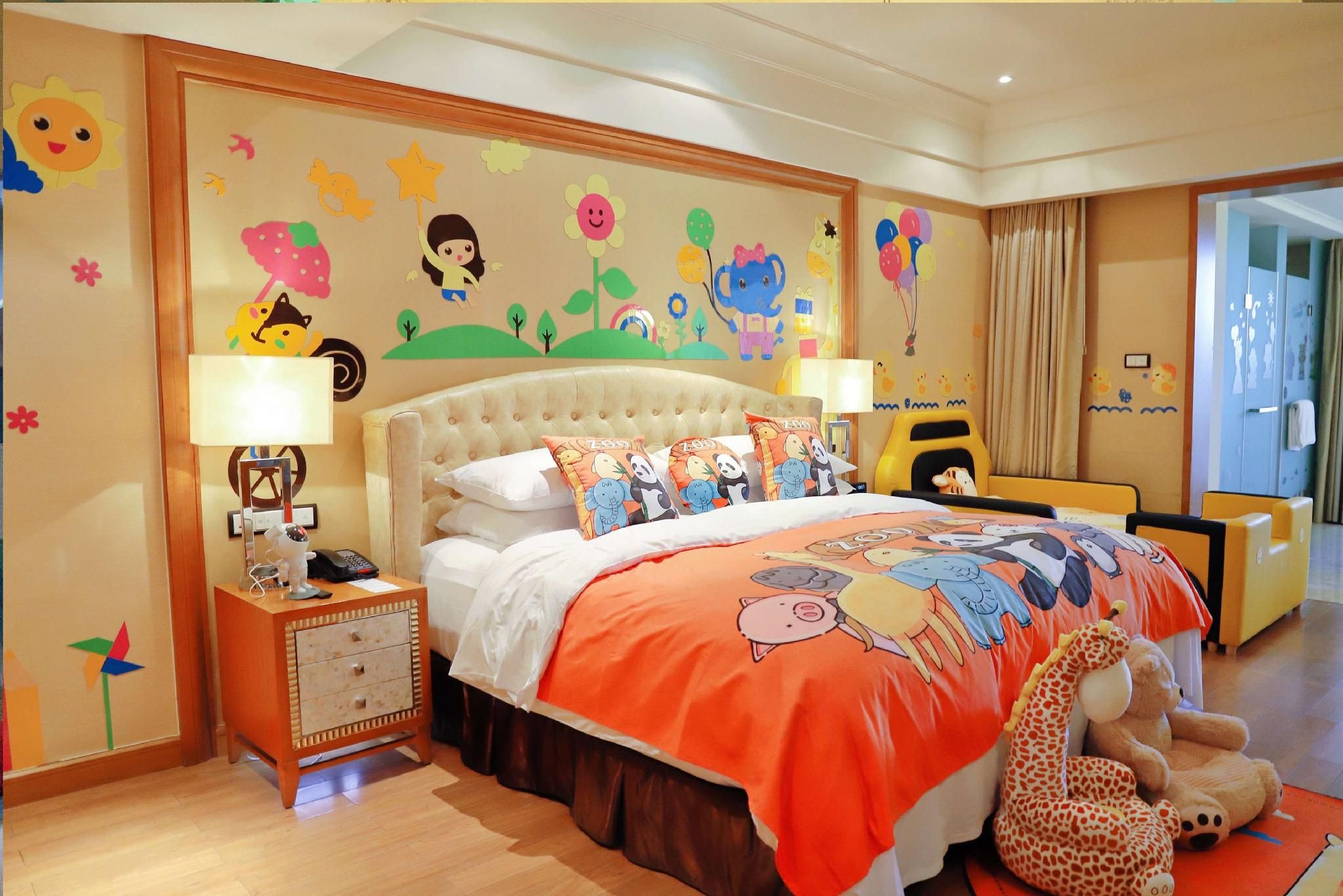 King Family Garden View Room