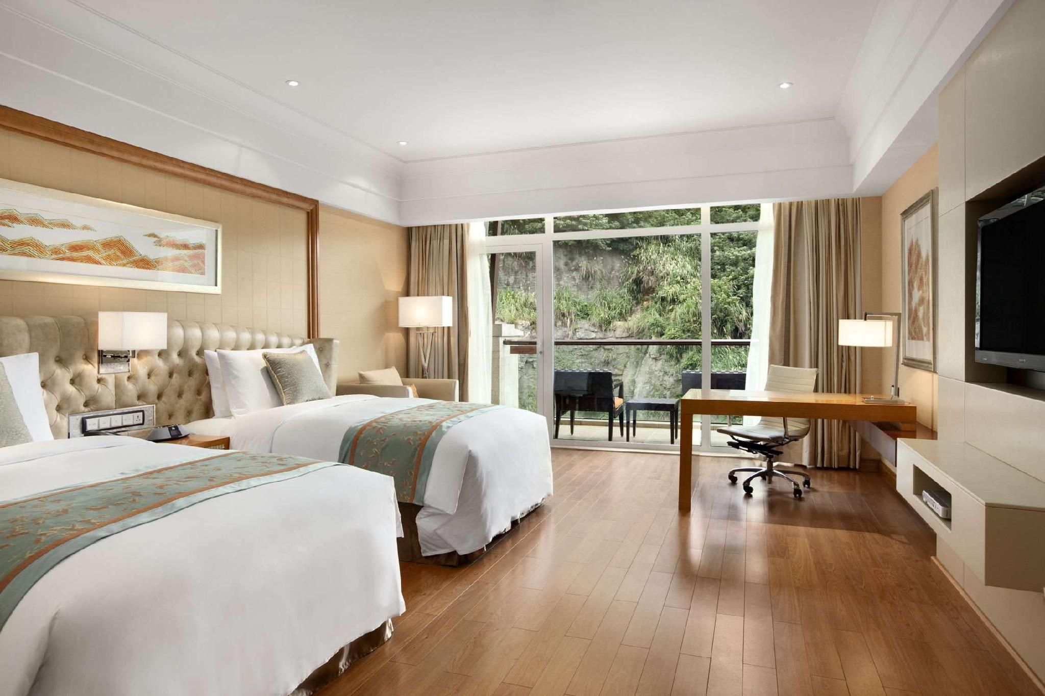 Twin Hilton Guest Room