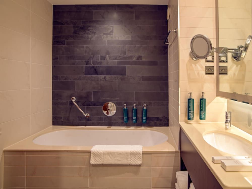 undefined Hilton London Heathrow Airport Terminal 5 8