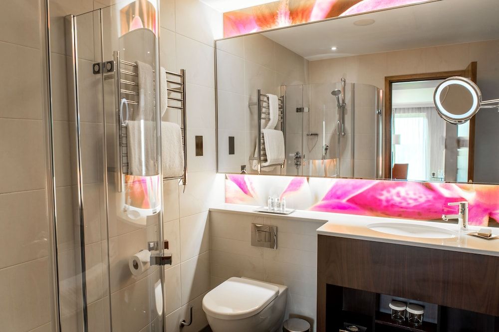 undefined Hilton London Heathrow Airport Terminal 5 7