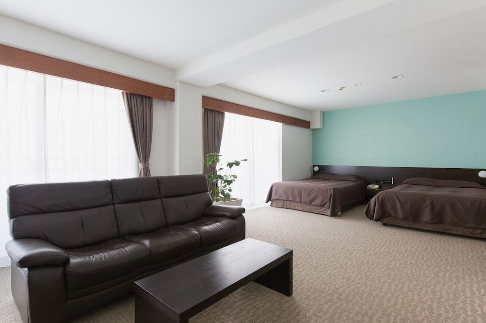 Junior Suite (City View) Non Smoking