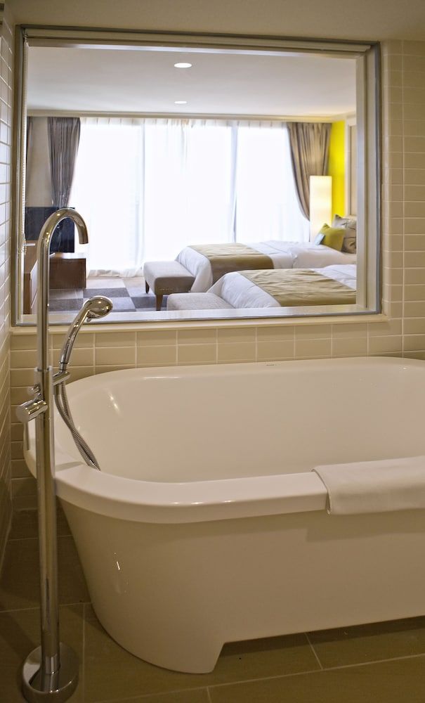 Guam Reef Hotel New Ocean Suite, Ocean View, Beach Tower 9